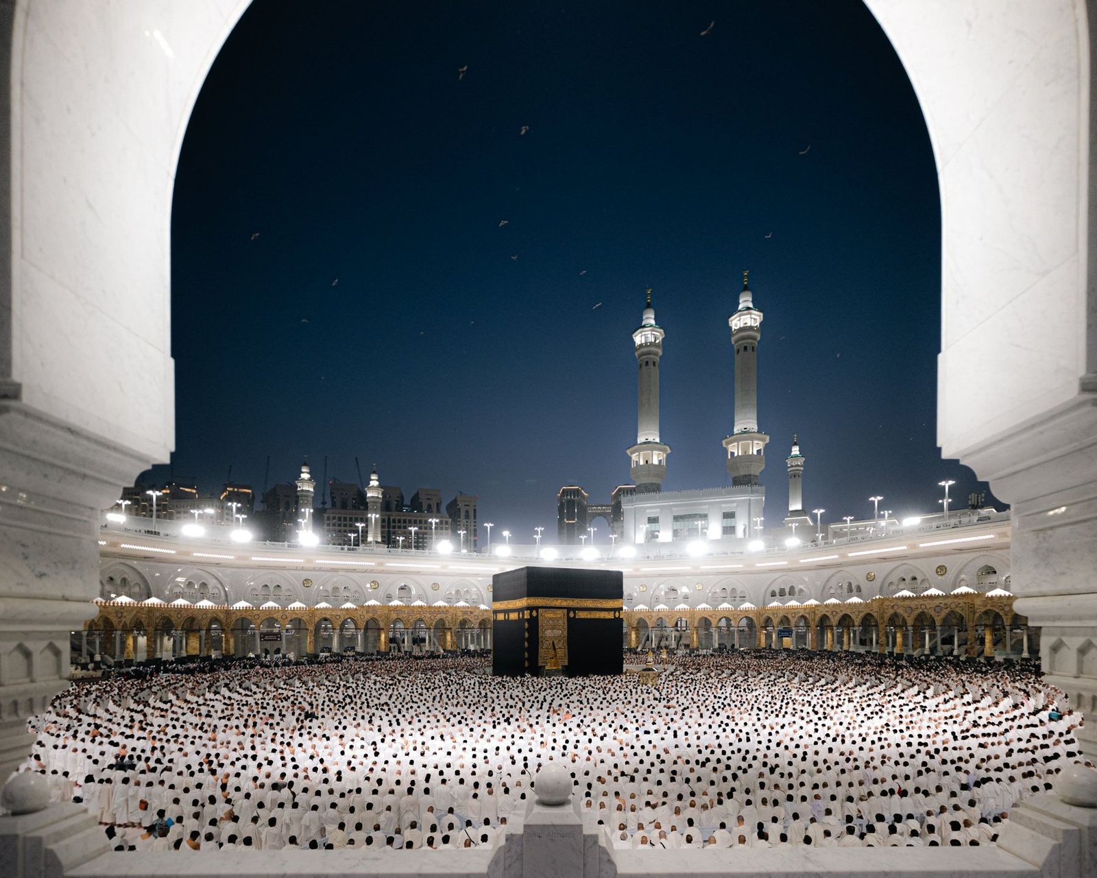 The Kaaba and Masjid al-Haram at night